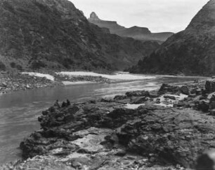 Am Colorado River : Blick auf das Flussbett des Colorado River