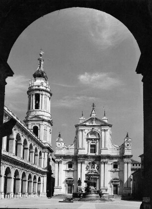 Loreto. Santuario della Santa Casa (1468-um1750). Westfassade