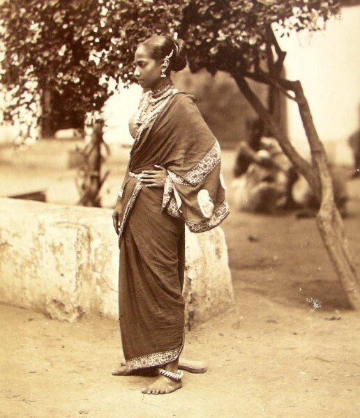 A Hindu woman from the Parbu caste