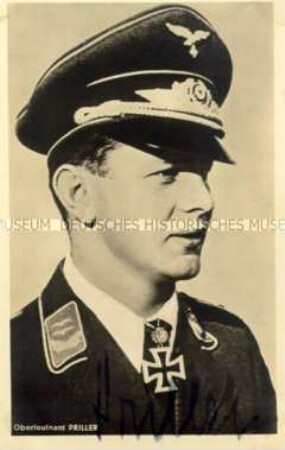 Autogrammpostkarte von Ritterkreuzträgern des Zweiten Weltkriegs: Oberstleutnant Priller