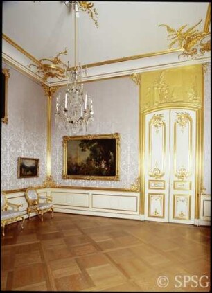 Berlin, Schloss Charlottenburg, 2. Wohnung Friedrich II. Gris-de-lin-Kammer, R. 365, Blick auf das Gemälde "Embarquement" von Watteau.