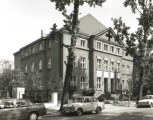 Dresden-Striesen, Haydnstraße 23. Gemeindehaus der Erlöser-Andreas-Gemeinde. Um 1955. Straßenansicht von Südwesten