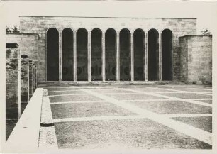Nürnberg: Ehrenhalle: Frontansicht