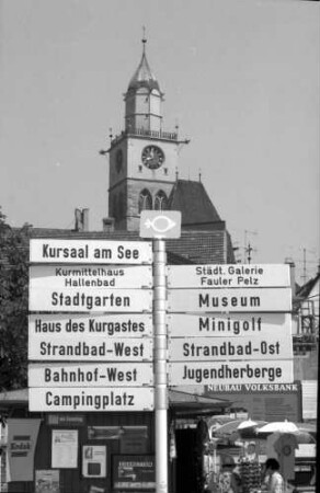 Überlingen: Wegweiser mit Münsterturm