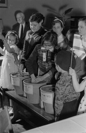 Jüdisches Kinderfest in der Religionsschule Joachimstalerstraße, organisiert durch den Jüdischen Nationalfonds