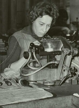 Schreibmaschinen-Montage, VEB Schreibmaschinen-Werk Dresden, 1967