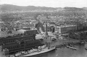 Barcelona, Blick auf Hafen und Stadt mit dem Kolumbus-Monument