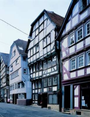 Fachwerkgebäude (Fachwerkwohnhaus); Alsfeld, Hersfelder Straße 10, Hersfelder Straße 12