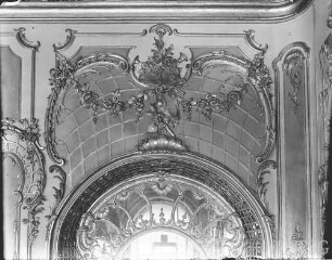 Potsdam, Neues Palais, Wohnung Friedrich II., Konzertzimmer, R.: 211, Westwand: Feld über dem linkem Spiegel.