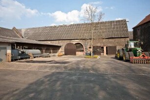 Sachgesamtheit Oberburg; Hungen, Münzenberger Straße 30, Weihersgarten, Im Burggarten 9, Im Burggarten 7, Im Burggarten 3, Im Burggarten 2, Im Burggarten 12, Im Burggarten 11, Im Burggarten 1