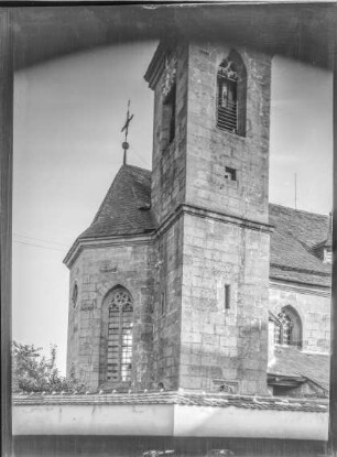 Pfarrkirche, Chor mit Turm