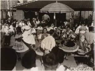 Ausstellung »Die Slowakei« 1942 auf dem Killesberg, Stuttgart: Tanzgruppe