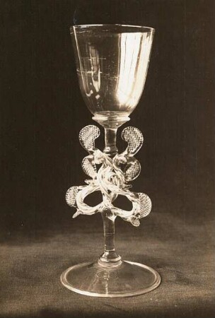 Flügelglas : Venetianisches Flügelglas. Verwalter, Kunstgewerbemuseum Dresden