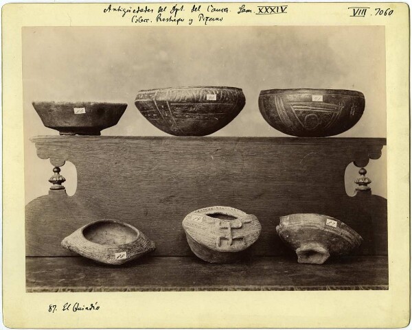 Clay pots and bowls