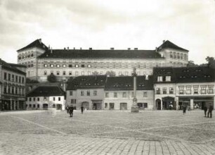 Bilin (heute Bílina / Tschechien). Marktplatz mit Schloss