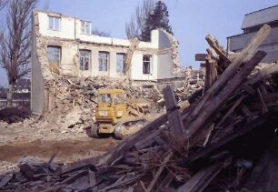 Freiburg: Abbruch Haus Bismarckallee, von hinten