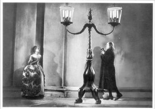 Lil Dagover als Elmire und Emil Jannings als Herr Tartüff im Stummfilm "Tartüff" von Friedrich Wilhelm Murnau (nach Molière). Ufa, 1925