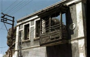 Antalya: zerfallenes Haus mit Balkon