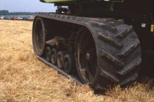 Fotografie: Raupentraktor, Gummiraupenlaufwerk, Antriebs- und Anbausystem, Fahrwerk