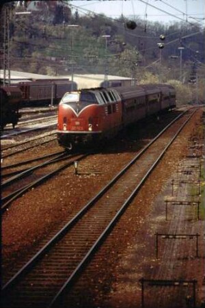 Gäubahn Stuttgart West Lok 221 122 DC 481 S-ZH SBB-Wagen