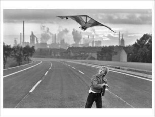 Autobahn A 42 vor der Freigabe, im Hintergrund die August-Thyssen-Hütte, Bruckhausen, Duisburg, BRD, 1979