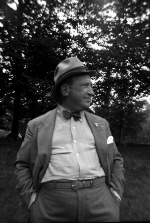 Theodor Blumer (1881-1964; Komponist, Dirigent). Fotografie im Freien, Leipzig 1937