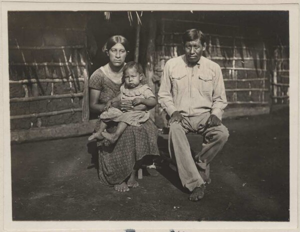 Bakairi chief Pires with his family