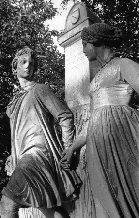 Hermann und Dorothea-Gruppe im Schlossgarten.
