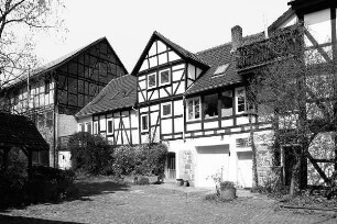 Wohnhaus; Lohfelden, Kirchgasse 1, Kirchgasse 3