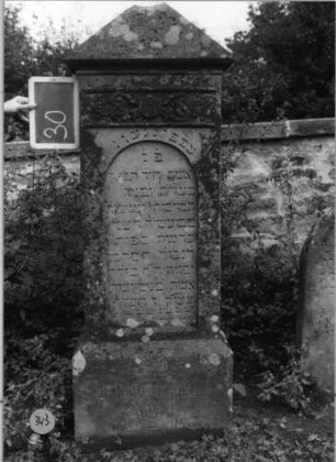 Grabstein 343 (Index: 100087939) Maße HxBxT: 165x58x23 cm: Grabstein 343