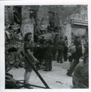 Trümmerbeseitigung in Berlin, Sommer 1945