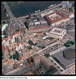 Stadtzentrum mit Schloß, Kathedrale, Ständehaus, Hotel "Hilton" und Johanneum