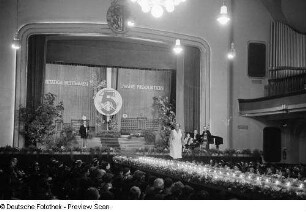 Konsum-Modenschau in der Kongresshalle