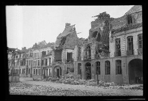 La Bassée (Dep. Nord, Frankreich): Ruine des Rathauses ("Rathaus zerstört")