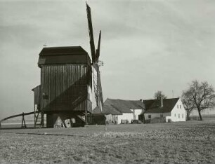 Pochra. Windmühle und Mühlengehöft