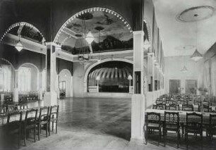 Mobschatz (Dresden-Mobschatz), Elbhangstraße 12. Gasthof Mobschatz (1897/18989. Feensaal