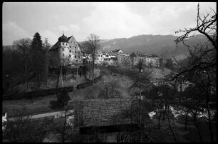 Bregenz: Blick vom Kloster zum Schloss [Schloss Deuring]