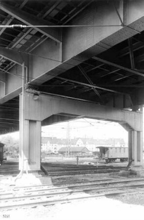 Ulm Brücke Reichsstraße 28 Blaubeurer Torbrücke württ. Personenwagen Stahlträger Fahrdrahtüberspannung