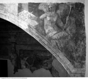 Reste einer Freskendekoration mit mythologischen und allegorischen Darstellungen, Stützbogen: Allegorische Darstellungen