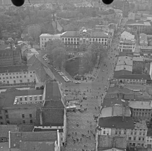 Universitätsplatz in der Innenstadt von Rostock : Blickrichtung Westen