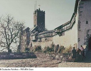 Eisenach. Wartburg, Blick auf den Elisabethengang und Bergfried