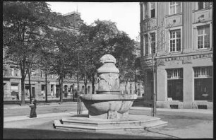 Chemnitz. Zierbrunnen an der Sankt Paulikirche