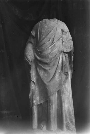Männliche Gewandfigur