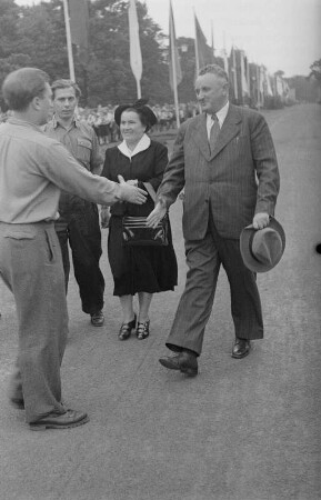 Pionierrepublik "Ernst Thälmann" in Wuhlheide : Teilnehmer einer Veranstaltung in der Pionierrepublik