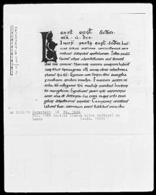 Evangeliar mit Capitulare der Äbtissin Hitda — Initiale L(ucas syrus natione), Folio 106verso