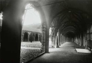 Stralsund, Johanniskloster : Stralsund. Johanniskloster. Südflügel, Kreuzgang. Ansicht von Nordosten