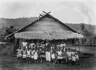 Schule der Bubi : Schule der Bubi im Hochland von Moka.