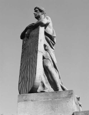 Denkmal für die Dreikaiserschlacht bei Austerlitz — Statue