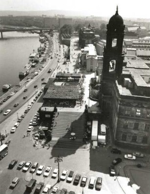 Dresden-Altstadt. Terrassenufer und Brühlsche Terrasse. Blick vom Turm der Katholischen Hofkirche nach Osten