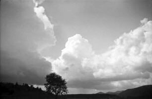 Voronet: Gewitterwolken